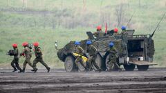 Los soldados del Ej&eacute;rcito de Jap&oacute;n, durante unas maniobras.