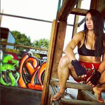 11 - Marion Reneau, 38, nacida en Tulare California USA. Record: 6-2-0