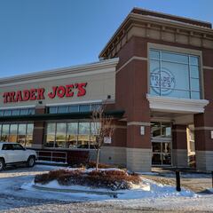 Así son las mini bolsas tote de $2,99 dólares de Trader Joe que ahora se venden por $500 en eBay