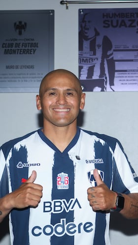 Afición de Rayados se deshace en elogíos por Humberto Suazo