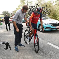 INEOS: “Egan Bernal no muestra señales de fractura”