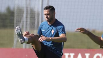 10.07.2019 ENTRENAMIENTO SPORTING DE GIJON 
 MAREO ALVARO ESTIRANDO SERA PRESENTADO MA&Ntilde;ANA