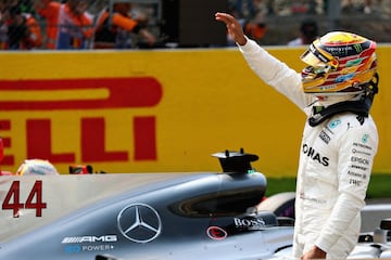 Lewis Hamilton tras conseguir la pole. 