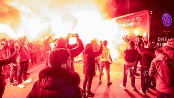 UEFA estudia mañana si multar al PSG o cerrar parte de su estadio