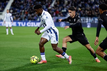 El Almería chapotea en la crisis