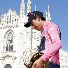 Los hogares italianos de Egan celebran el Giro y visten de rosa