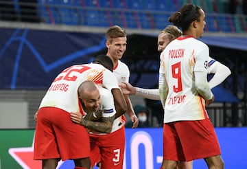 El español Angelino celebró el segundo gol.