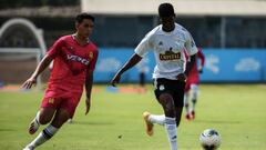 Mosquera da señales de su Sporting Cristal versión 2021