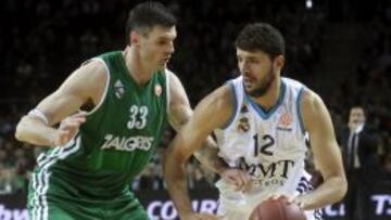 Ksistof Lavrinovic, con el Zalgiris, frente a Mirotic en un partido de la pasada temporada en la Euroliga.