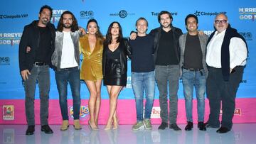 El elenco de la pel&iacute;cula &#039;Mirreyes vs God&iacute;nez&#039; 