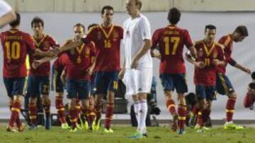 Los jugadores de la selección española celebran el segundo gol del equipo, conseguido por Álvaro Negredo.