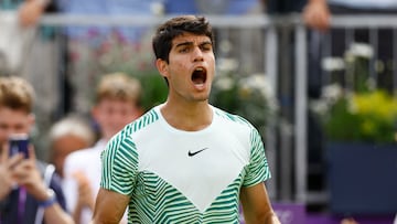 Tennis - ATP 500 - Queen's Club Championships - Queen's Club, London, Britain - June 24, 2023 Spain's Carlos Alcaraz celebrates after winning his semi-final match against Sebastian Korda of the U.S. Action Images via Reuters/Peter Cziborra