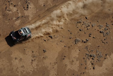 El Dacia de Nasser Al-Attiyah y Fabian Lurquin.
