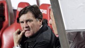 <b>ADIÓS.</b> La segunda etapa de Camacho en el Benfica ha llegado a su final.