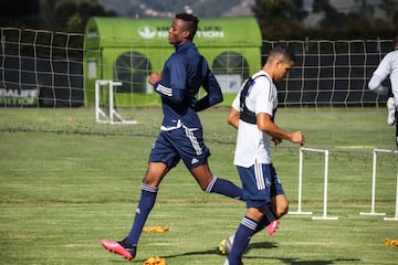 Así fue la primera práctica de campo de Millonarios. Fredy Guarín, Harrison Mojica, Daniel Ruiz y Jader Valencia fueron los protagonistas