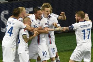 Islandia celebra el 1-1 de Birkir Bjarnason.