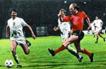 Las semifinales cruzaron a Yugoslavia con Alemania y a Checoslovaquia con Holanda. Ambos partidos llegaron a la prórroga y los finalistas termiraon siendo Alemania y Checoslovaquia.
