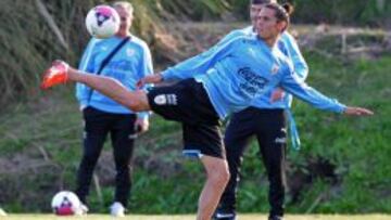 Cavani, en un entrenamiento con la selecci&oacute;n de Uruguay.