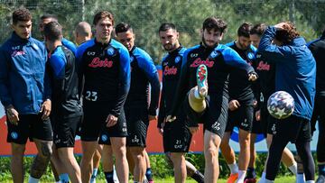 Kvatashelia, en el entrenamiento del Nápoles.