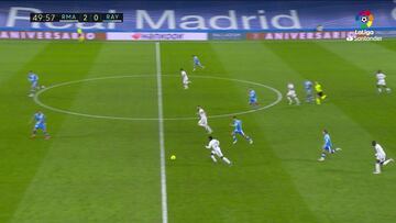 El golazo que casi hace Vinicius para honrar a Maradona