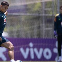 Brasil viaja a Perú con Thiago Silva como capitán