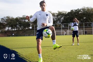 Delantero paraguayo que jugará en Rayados luego de militar en el Nacional de su país.