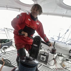 El Maitre Coq IV se acerca al Cabo de Hornos con el Apivia al ataque