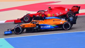 Carlos Sainz (McLaren MCL35) y Charles Leclerc (Ferrari SF1000). Bahr&eacute;in, F1 2020. 