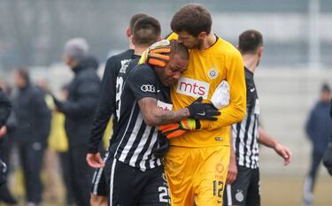 Una directiva del Rad, a favor de los insultos racistas de sus aficionados a Everton Luiz