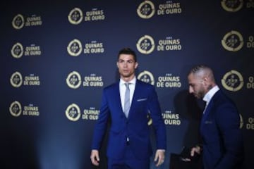 Cristiano Ronaldo posa en el photocall junto a su compañero Ricardo Quaresma.