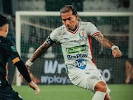 Dayro Moreno en el primer tiempo ante Jaguares.