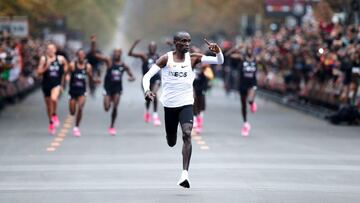 Kipchoge, en Viena, cuando baj&oacute; de 2 horas.