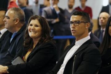 Cristiano Ronaldo será jugador blanco hasta 2021.