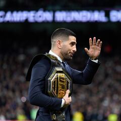 Tsarukyan teases Topuria... chasing a duck!