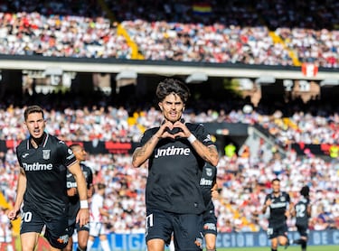 Juan Cruz no viaja a Valencia y sigue sin estrenarse este verano 