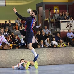 El Barça consuma su pleno ante el Ademar