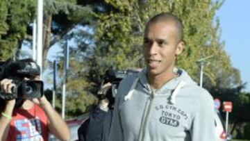 Joao Miranda llegando a un entrenamiento