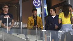 Los chilenos que pasaron de jugar en la calle a codearse con Neymar