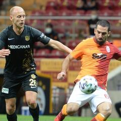 Galatasaray vence, pero no le alcanza para ser campeón