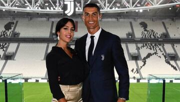 Georgina y Cristiano, en la presentaci&oacute;n del jugador en Tur&iacute;n.