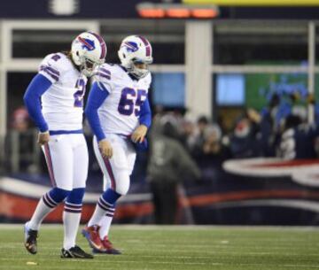 El partido empezó con sendos field goals y tuvo su giro de guión a menos de un minuto para el descanso, cuando Dan Carpenter falló un gol de campo de 48 yardas que hubiera significado el 6 a 3 y New England consiguió en el siguiente drive su primer touchdown, poniendo el 3 a 10. Un golpe del que no se recuperarían los Bills.