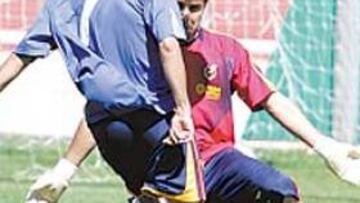 <b>GOLAZO DE RAÚL</B>. El capitán volvió a marcarle a Aranzubía.