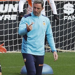 El Elche medita el regreso de la leyenda Edu Albacar