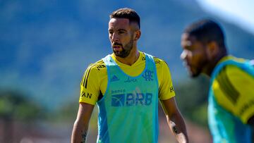 La situación que podría cambiar el futuro de Mauricio Isla