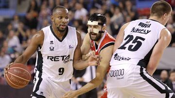 El Bilbao gana en Manresa y se mete en la zona de playoffs