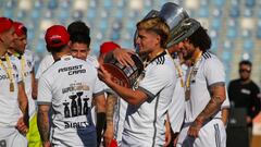 Buljubasich aclara el mercado de la UC: Gary Medel y Leonardo Gil