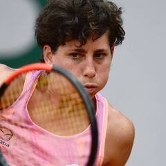 Carla Suárez brilla ante Vesnina y se enfrentará a Simona Halep