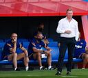 Ataque directo de Koeman a la UEFA por los horarios