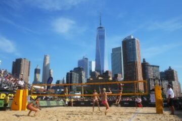 Campeonato femenino de voley playa Abierto de Hudson River Park de Nueva York.