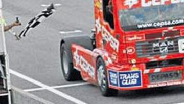 <b>ESPECTACULAR. </b>Antonio Albacete no defraudó a los miles aficionados y ganó una de las carreras.